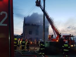 Pożar domu jednorodzinnego w gminie Biała. W akcji 11 zastępów straży