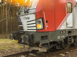Mieszkaniec Kluczborka zawracał na torach. W auto wjechał pociąg