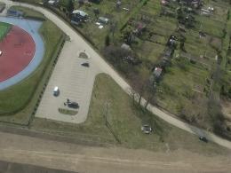 Policjanci egzekwują przepisy związane z epidemią