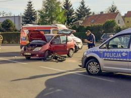 Zderzenie samochodu osobowego i jednośladu w Lewinie Brzeskim