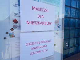 W Dobrzeniu Wielkim powstał oryginalny "maseczkomat"