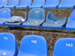Zatrzymany za zniszczenie krzesełek na stadionie