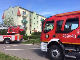 8 zastępów straży walczyło z pożarem mieszkania w Nysie