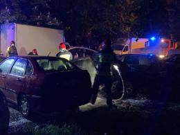 BMW spłonęło na parkingu przy ulicy Dambonia