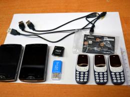 Udaremniono przemyt telefonów komórkowych do więzienia. Były w zasilaczu do konsoli