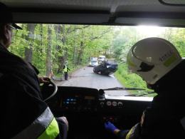 Wypadek w powiecie nyskim. W pojeździe nie zastano kierowcy