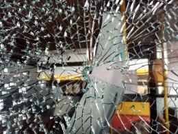 Autobus z pasażerami miał zostać ostrzelany z wiatrówki? Policja bada sprawę