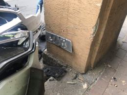 Pijany kierowca wjechał w hotel Piast. Są utrudnienia