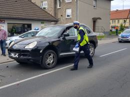 Zderzenie 3 pojazdów na ulicy Krzanowickiej. Jedna osoba w szpitalu