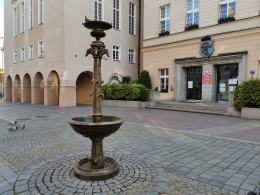 Replika końskiego poidła wróciła na rynek. Niedługo zostanie uruchomiona