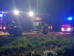 Utrudnienia na DK11 w powiecie kluczborskim. Ciężarówka wypadła z drogi
