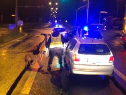 Zderzenie pojazdów w Opolu. Sprawca uciekł, a w pojeździe zostawił alkohol