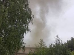 Pożar hali w Prudniku gasiło 17 zastępów straży