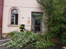 Pożar hali w Prudniku gasiło 17 zastępów straży