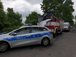 Dachowanie w Jaśkowicach w powiecie kluczborskim. Zadysponowano śmigłowiec LPR