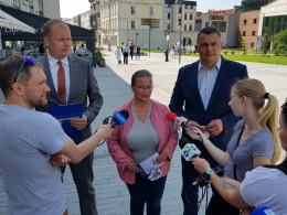 Koalicja Obywatelska: Zjednoczona Prawica utrudnia głosowanie za granicą