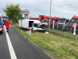 40-letni kierowca ranny po zdarzeniu w Dąbrowie