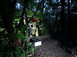 Wypadek na kamionce przy ulicy Luboszyckiej. Z wysokiej skarpy spadła kobieta
