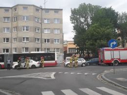 Kolizja pojazdów na ulicy Sienkiewicza w Opolu. Utrudnienia w centrum