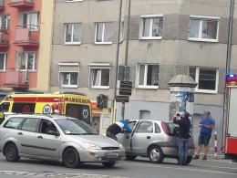 Kolizja pojazdów na ulicy Sienkiewicza w Opolu. Utrudnienia w centrum