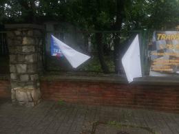 Kto niszczy banery wyborcze dwóch głównych kandydatów na prezydenta RP?