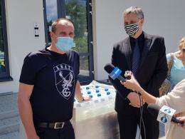 Paweł Kukiz uczestniczył w przekazaniu środków do dezynfekcji dla Brzeskiego Centrum Medycznego