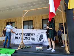 Manifestacja Młodzieżowego Strajku Klimatycznego pod Urzędem Wojewódzkim zakłócona