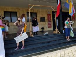 Manifestacja Młodzieżowego Strajku Klimatycznego pod Urzędem Wojewódzkim zakłócona