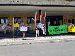 Manifestacja Młodzieżowego Strajku Klimatycznego pod Urzędem Wojewódzkim zakłócona