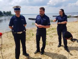 Rozpoczynamy okres wakacyjny. Policjanci przypominają o zagrożeniach