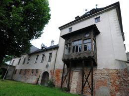 Zamek w Dąbrowie