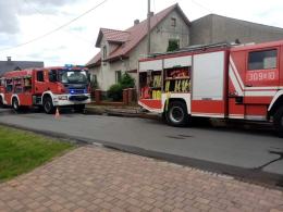 Blisko 8 godzin strażacy gasili płonące poddasze w gminie Niemodlin