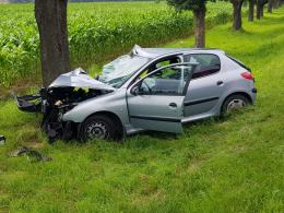 Wypadek na DK 94 przed Strzelcami Opolskimi. Ranna kierująca osobówką