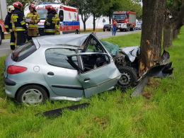 Wypadek na DK 94 przed Strzelcami Opolskimi. Ranna kierująca osobówką