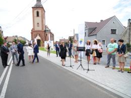 Wielka feta na otwarcie nowej drogi przez Narok w gminie Dąbrowa