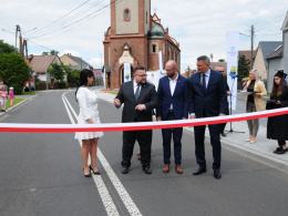 Wielka feta na otwarcie nowej drogi przez Narok w gminie Dąbrowa