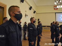 21 nowych policjantów ślubowało na sztandar