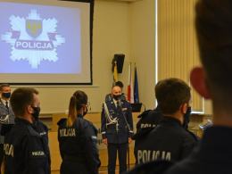 21 nowych policjantów ślubowało na sztandar