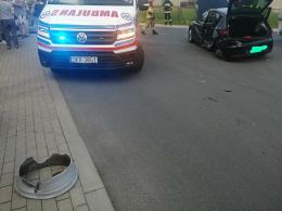 Zderzenie 3 pojazdów w Januszkowicach. Kierujący wjechał w budynek mieszkalny