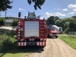 Betoniarka samochodowa przewróciła się na drodze