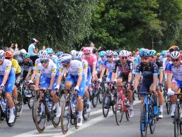 Drugi etap 77. Tour de Pologne wystartował z opolskiego Rynku