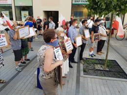 Tęczowe Opole murem za Margot, narodowcy z kontrmanifestacją