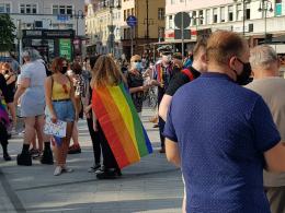 Tęczowe Opole murem za Margot, narodowcy z kontrmanifestacją