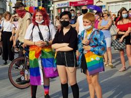 Tęczowe Opole murem za Margot, narodowcy z kontrmanifestacją