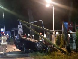 Wypadek samochodu osobowego w Mosznej