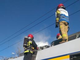 Pożar w pociągu intercity na stacji w Pludrach. Ewakuowano podróżnych