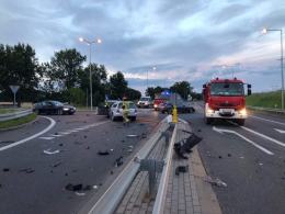 Zderzenie pojazdów w Otmuchowie. Droga jest nieprzejezdna