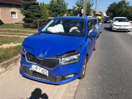 Kolizja na Oświęcimskiej. Samochód wjechał na prywatny plac zabaw