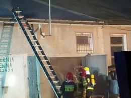 Pożar stolarni w Świerczach gasiło 8 zastępów straży pożarnej