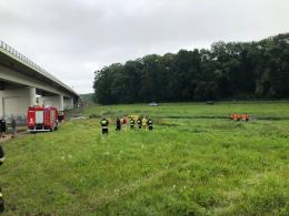 Chciał skrócić drogę przez Kanał Ulgi. Samochód odpłynął z prądem